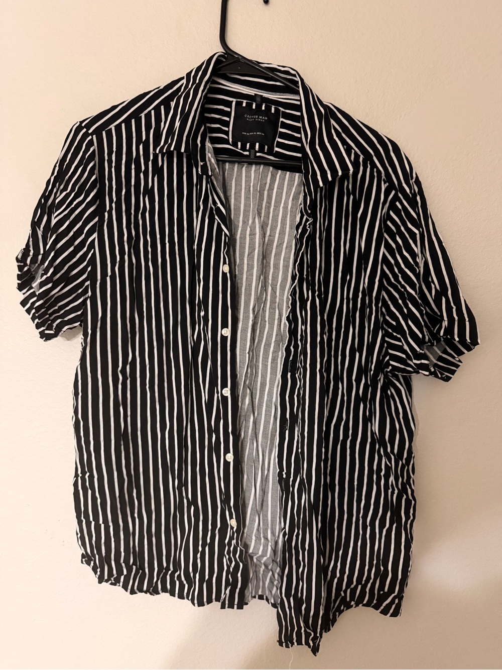 Men's Black & White Vertical Stripe Short-Sleeve Shirt